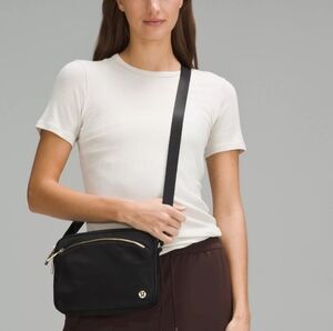 Lululemon City Adventure Crossbody 2.5L